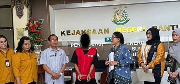 Penyerahan NDA als. J kepada Dinas Sosial Kabupaten Bantul